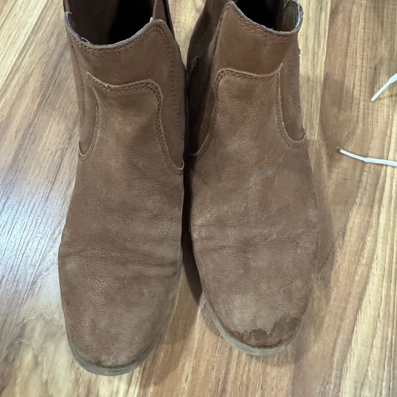 Brown Suede Ankle Boots with Elastic Panels - Picture 5 of 7